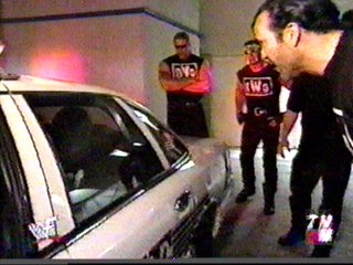 copcar.jpg (23532 bytes)